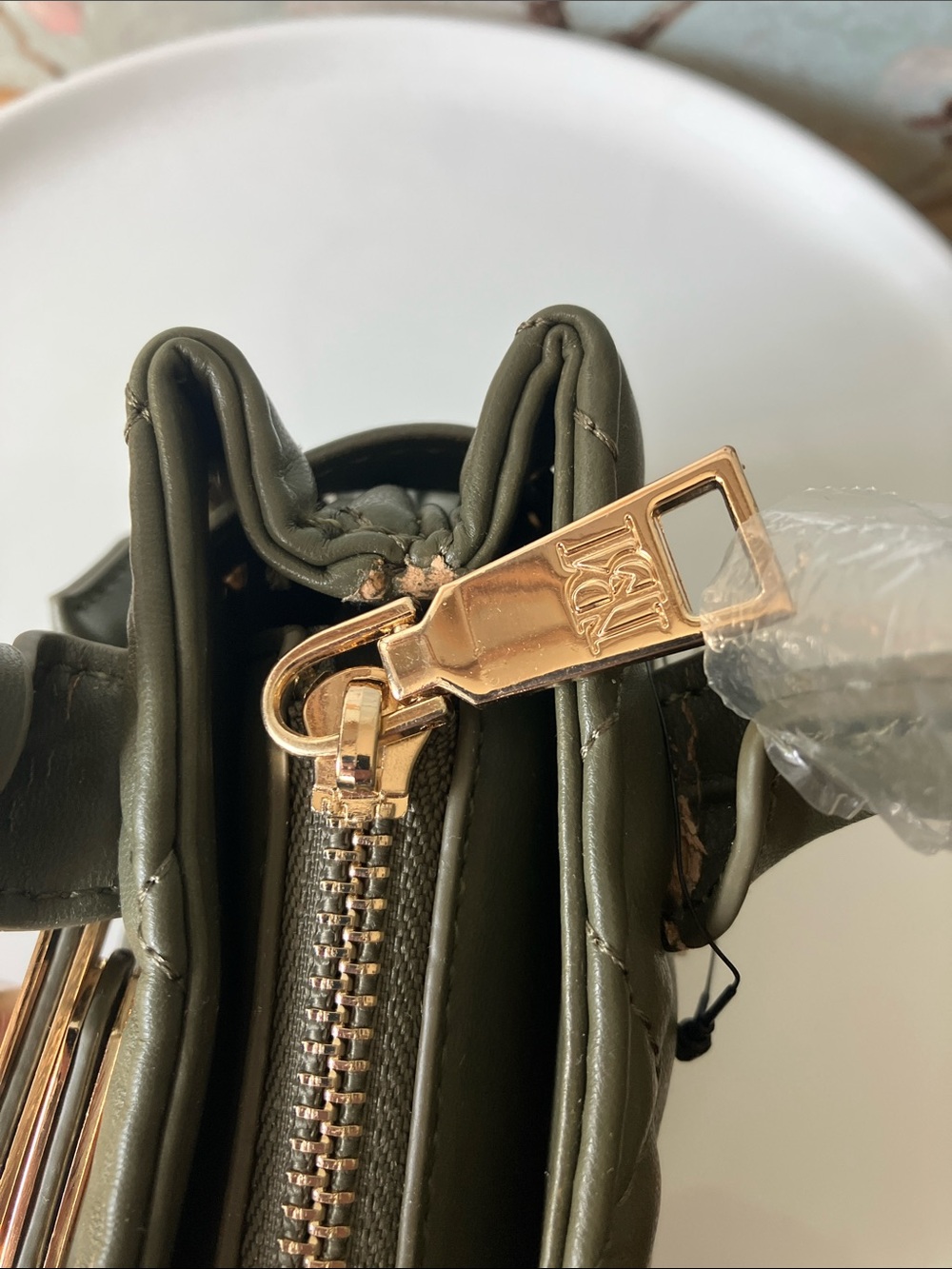 B Mischka SEE PICS Olive Mini Diamond Quilted Tote Front Lock Gold Hardware NWT - Picture 3 of 7